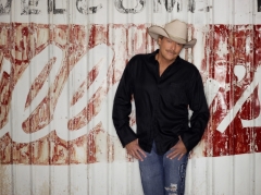 Alan_Jackson_2011.jpg