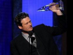 Blake-Shelton-CMA-Win-2010 Blake-Shelton-CMA-Win-2010