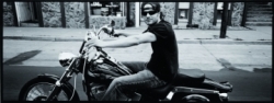 Dierks_Bentley_Motorcucle_2011.jpg