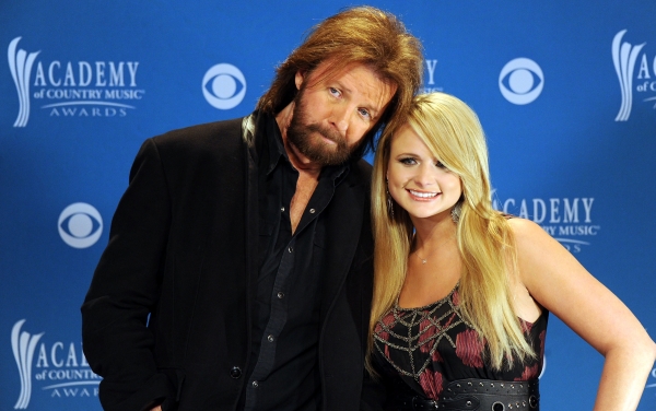 Miranda-Lambert-Ronnie-Dunn-Announce-ACMs-2011