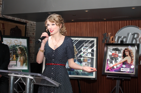 Taylor-Swift-No-1-Party-at-Hard-Rock-2011