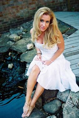 Jonalee White