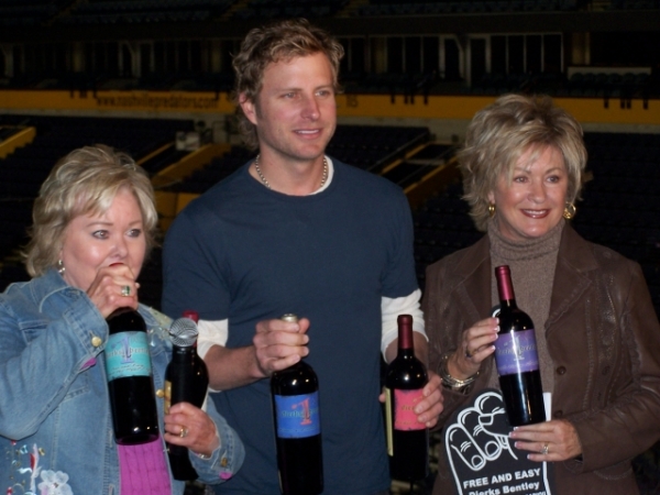 ASCAP's Pam Rolfe, Connie Bradley, Dierks Bentley with reward for 5 #1s
