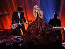 Carrie-Underwood-2009-ACM-Awards-Dress