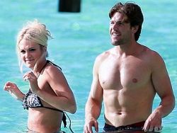 carrie-underwood-mike-fisher-honeymoon