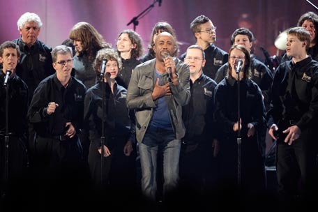 Darius-Rucker-ACM-Lifting-Lives-performance