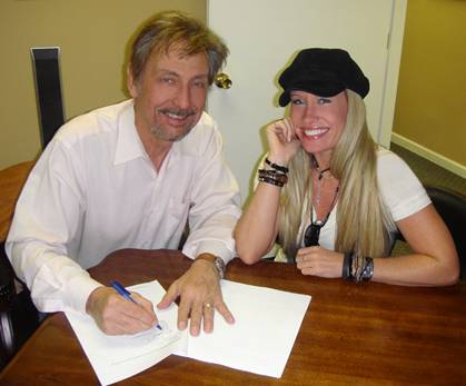 Jonalee White signs an agreement with CBuJ Entertainment Distribution Company.