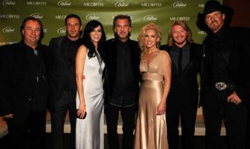 Loggins & Messina Join Country Stars On Their Big Night