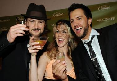 Capitol Nashville Celebrates 2008 CMA Awards With A Drink