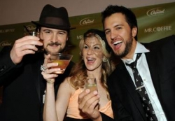 Capitol Nashville Celebrates 2008 CMA Awards With A Drink