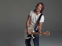 Keith-Urban-laughing-with-guitar Keith-Urban-laughing-with-guitar