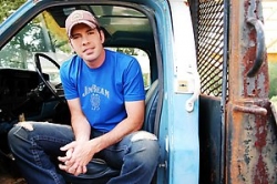 rodney-atkins-in-truck