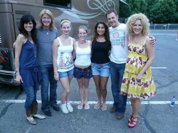 Sasha Eleyce and Little Big Town
