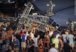 stacks_stage_collapse.jpg