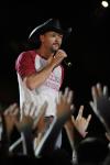 tim-mcgraw-2010-cma-music-festival-performing